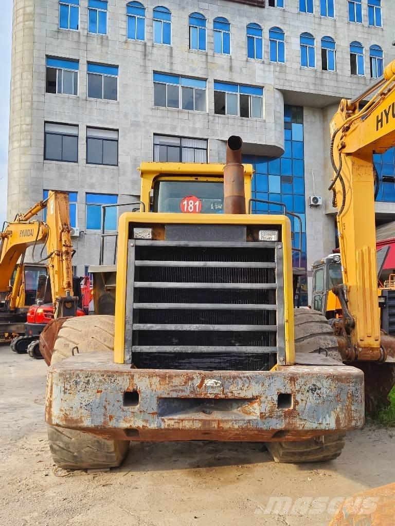 Komatsu WA 500 Incarcator pe pneuri