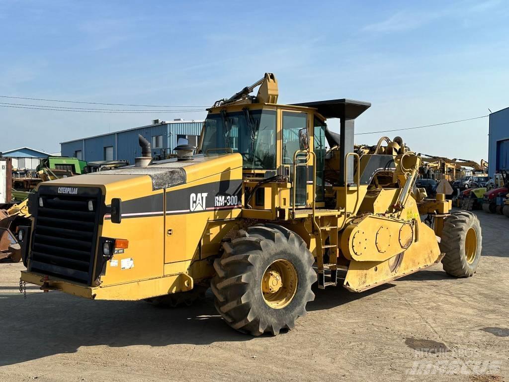 CAT RM 300 Reciclatori asfalt