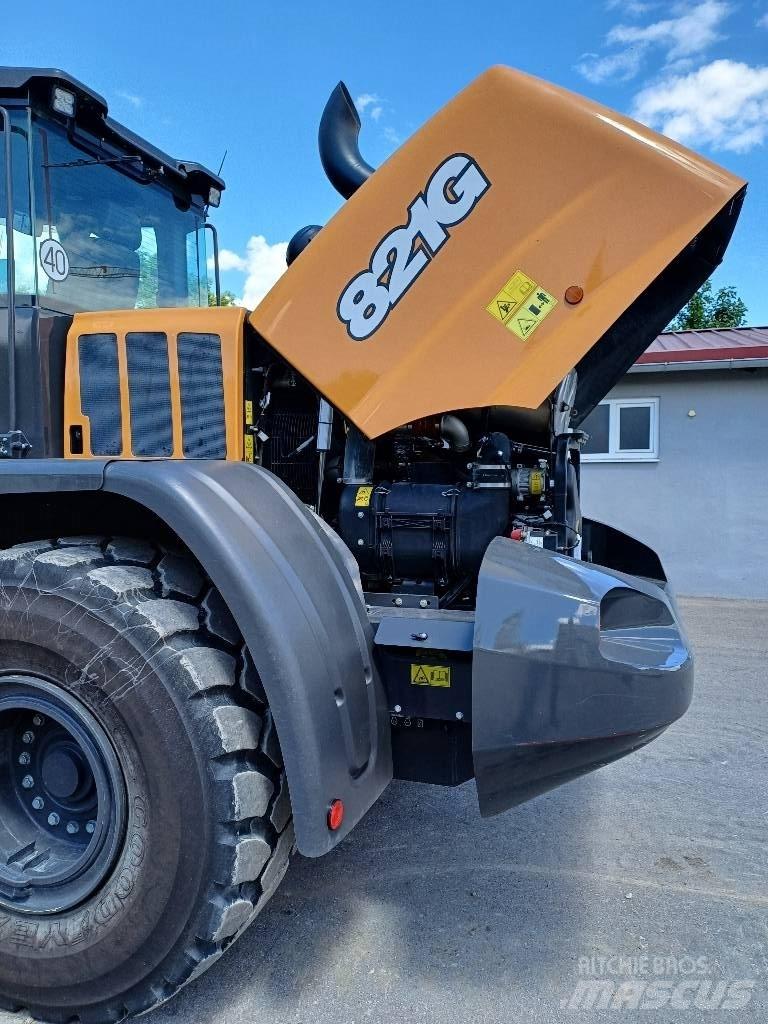 CASE 821 G Incarcator pe pneuri
