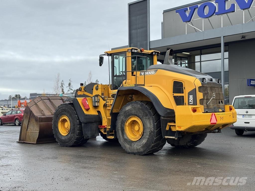 Volvo L250H Incarcator pe pneuri