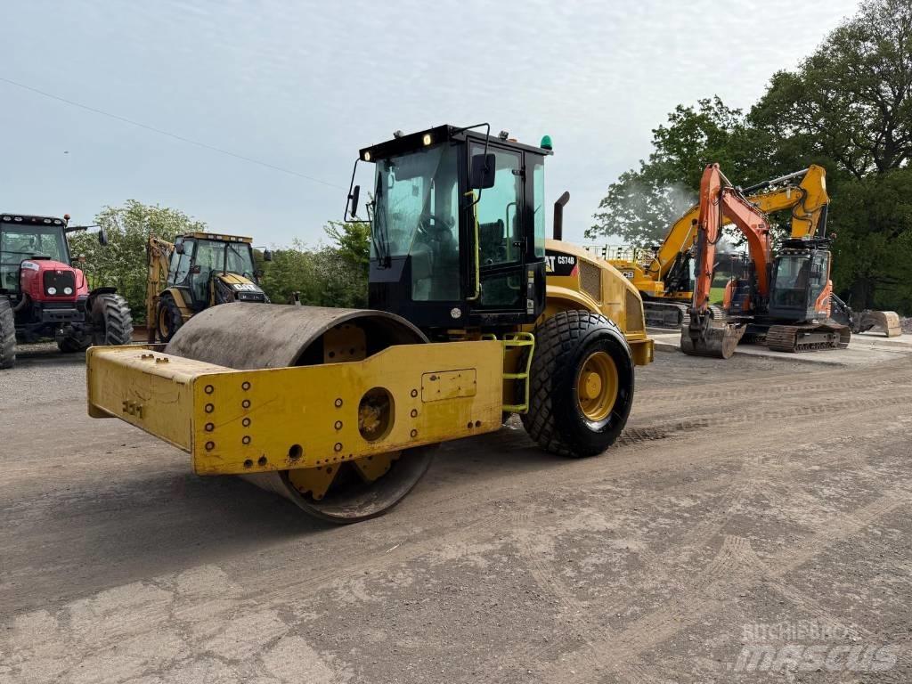 CAT CS 74 B Compactoare monocilindrice
