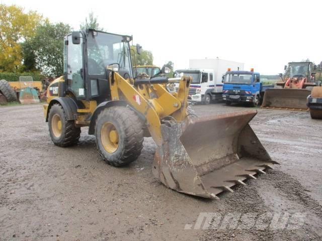 CAT 908 M Incarcator pe pneuri