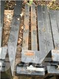 JCB Forks Pin & Cone Alte masini si accesorii pentru încarcat si sapaturi