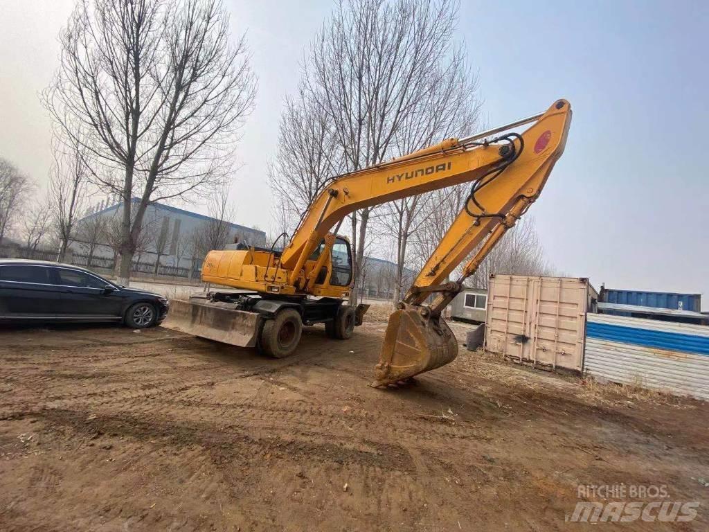 Hyundai R210WD Excavatoare cu roti
