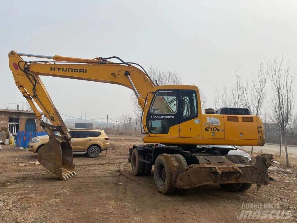 Hyundai R210WD Excavatoare cu roti