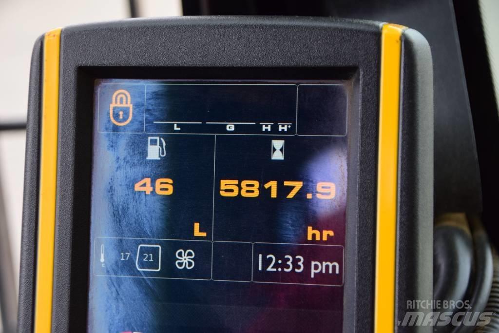 JCB JS131LC PLUS Excavatoare pe șenile
