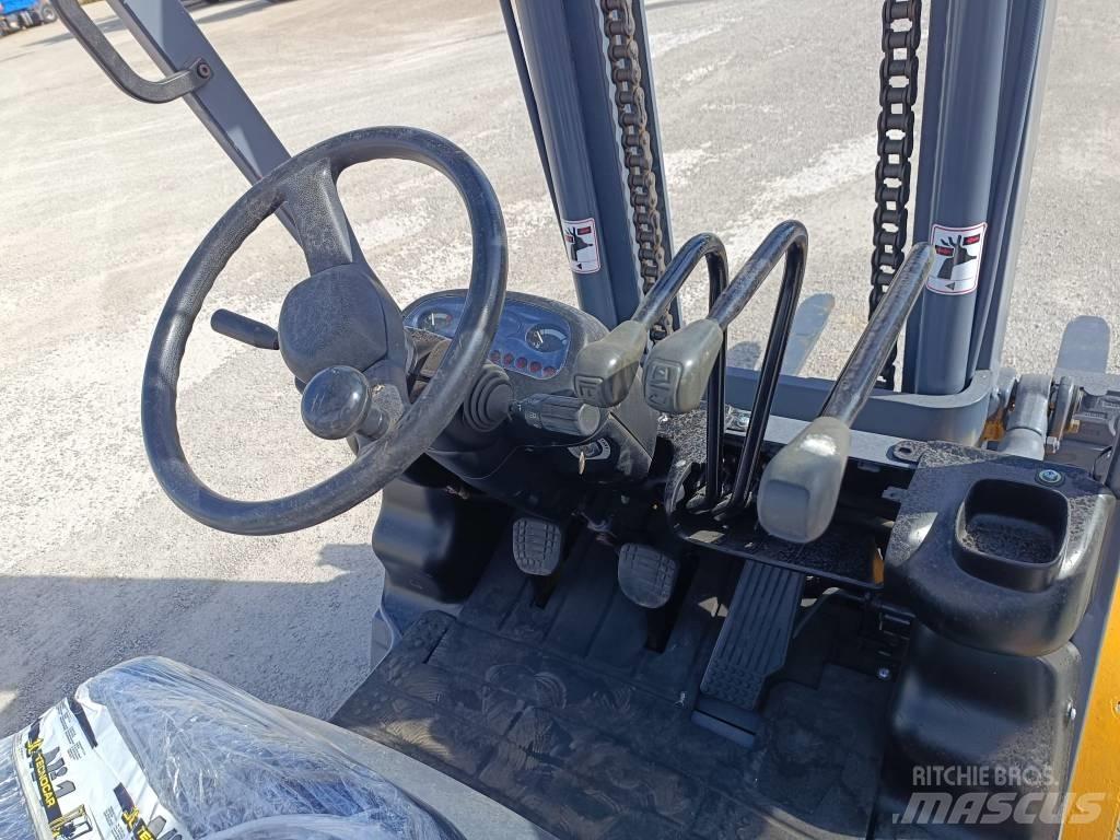 Komatsu FD30T-14 Strivuitoare-altele