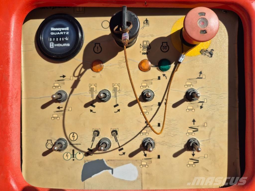 SkyJack SJ 63 AJ Nacele cu brat articulat