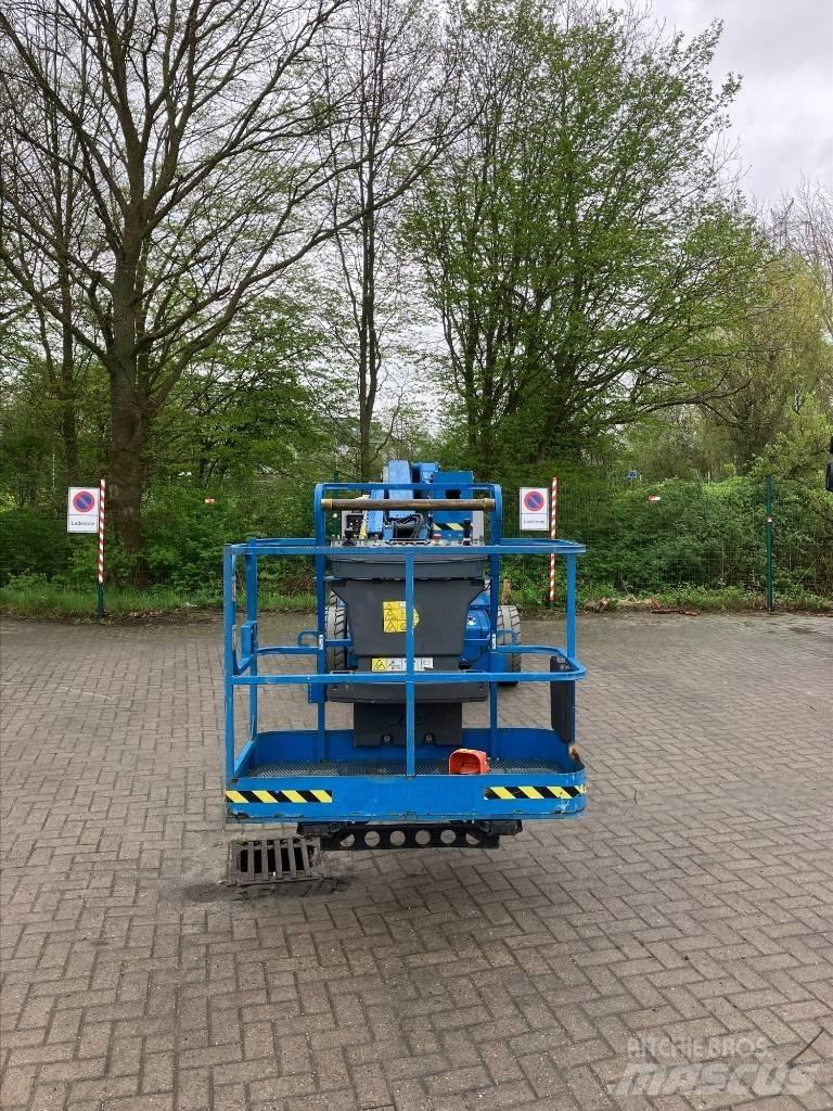 JLG E 450 AJ Nacele cu brat articulat