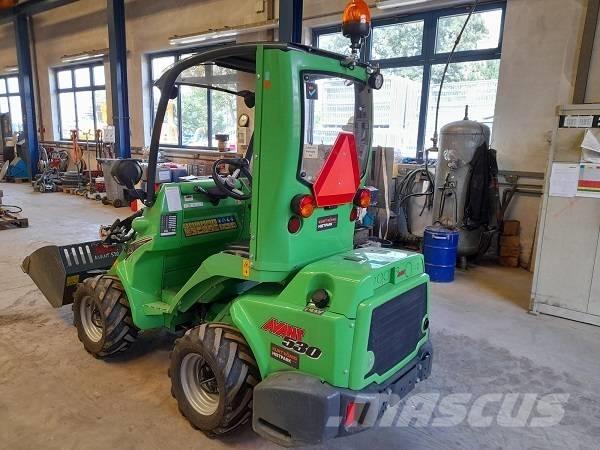 Avant 530 Incarcator pe pneuri