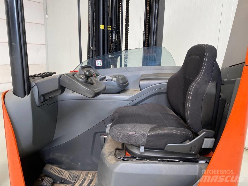 BT RRE140E Stivuitor cu catarg retractabil