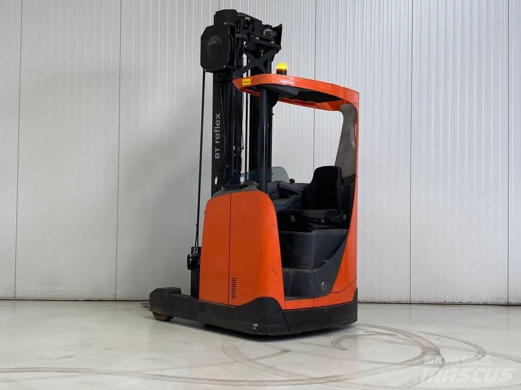 BT RRE140E Stivuitor cu catarg retractabil