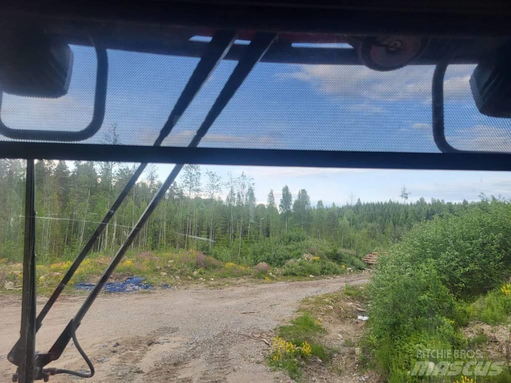 Komatsu 835 Transportoare