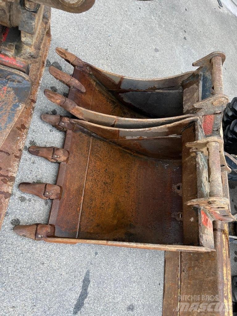 Komatsu PW 98 MR-8 Excavatoare 7t - 12t
