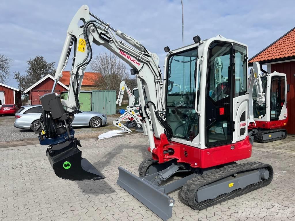 Takeuchi TB325R Mini excavatoare < 7t