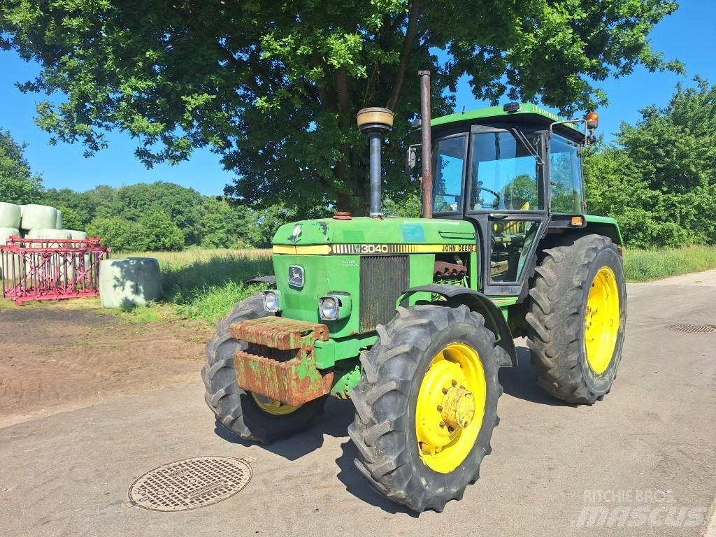 John Deere 3040 Tractoare