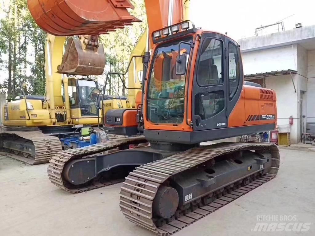 Doosan DX 225 LC Excavatoare pe șenile
