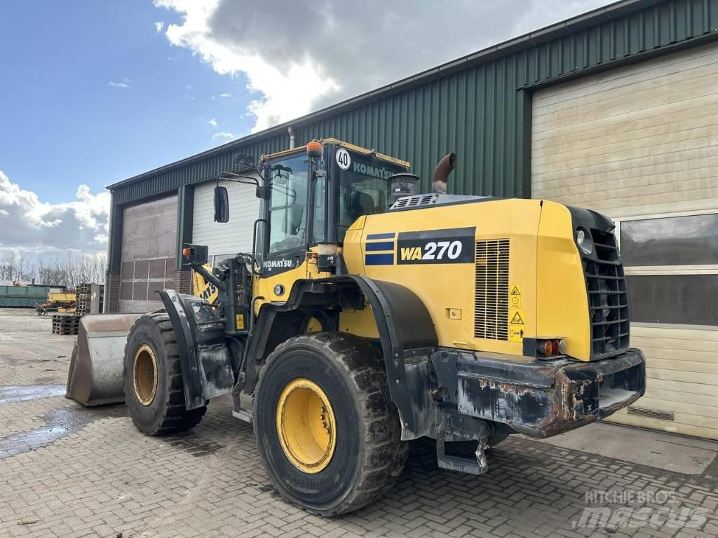 Komatsu WA270 8 Incarcator pe pneuri
