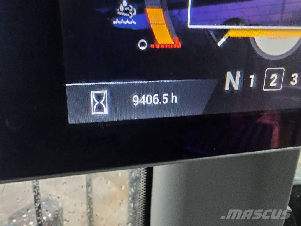 CASE 821 G Evolution Incarcator pe pneuri