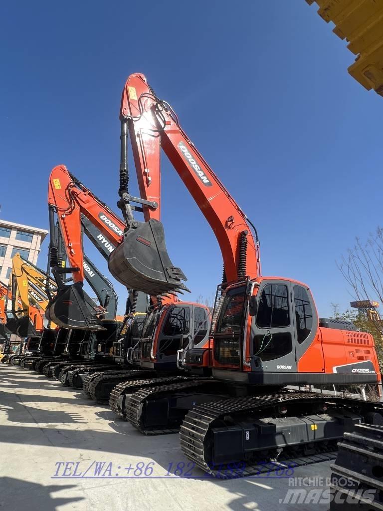 Doosan DX225 Excavatoare pe șenile
