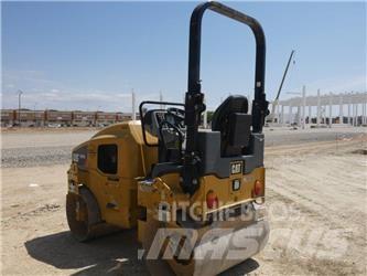 CAT CB 24 B Cilindri compactori dubli