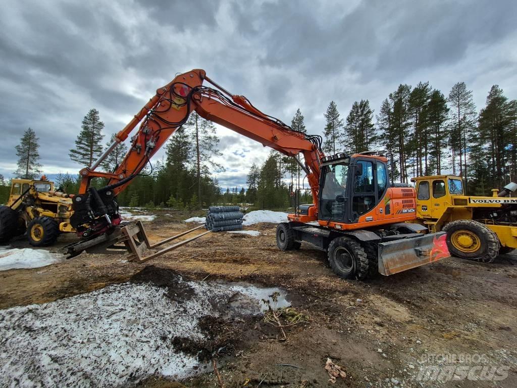 Doosan DX 140 W-3 Excavatoare cu roti