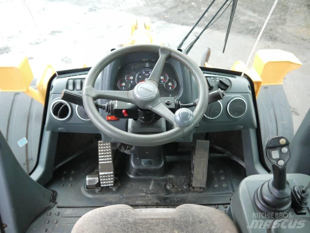 Hyundai HL 757-9A Incarcator pe pneuri