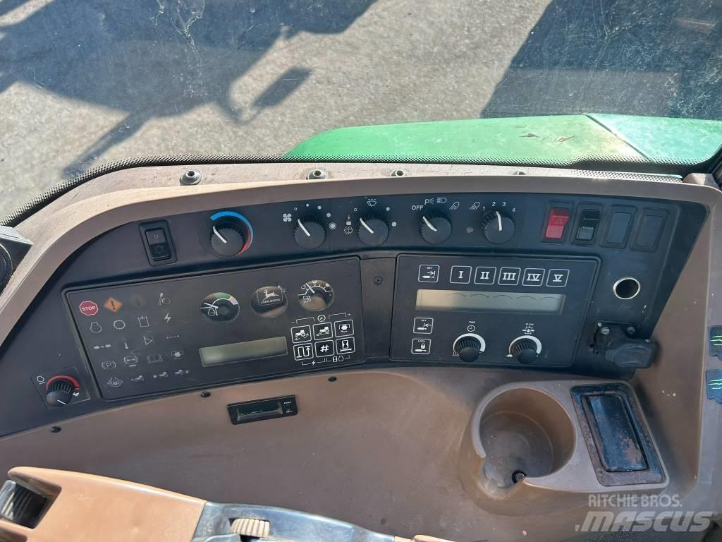 John Deere 8200 Tractoare