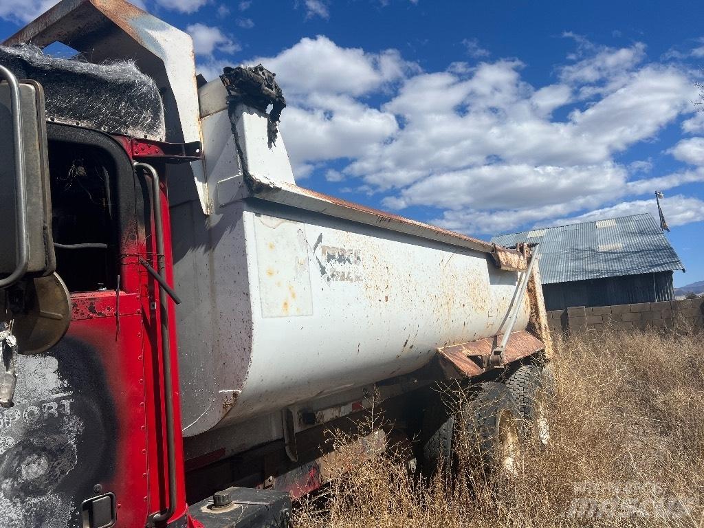 Peterbilt 377 Autobasculanta