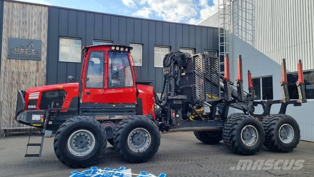 Komatsu 895 Transportoare