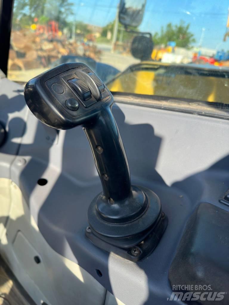 CAT TH407AG Manipulatoare agricole