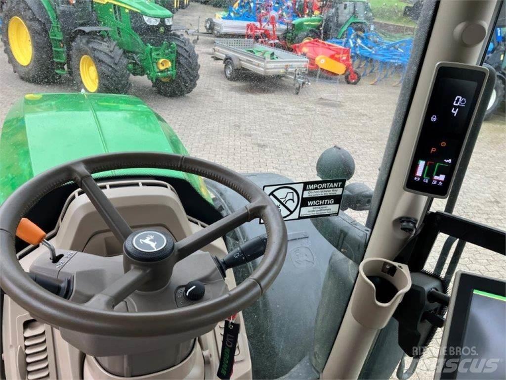 John Deere 6R 215 Tractoare