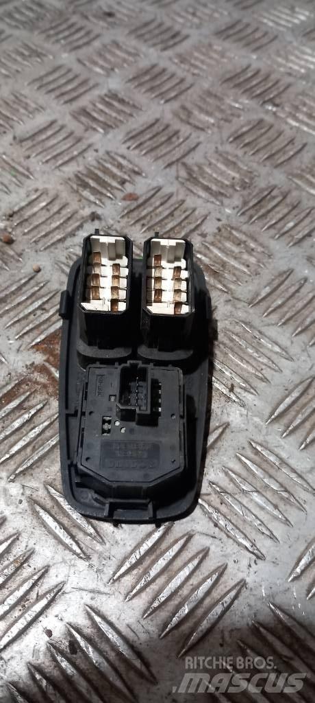 Scania R 440   1445793 Cabine si interior