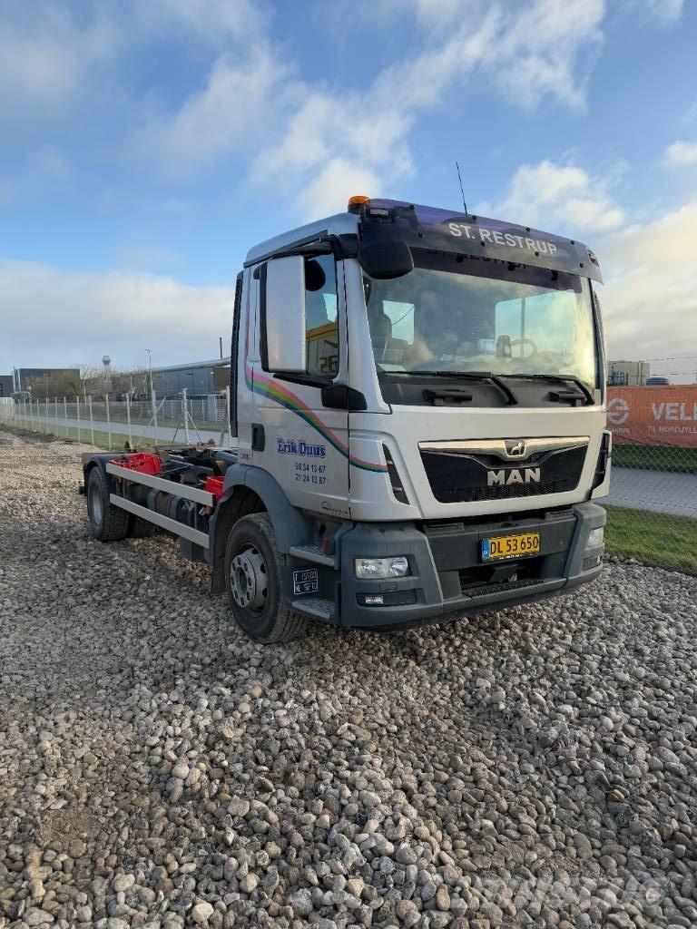 MAN TGM 15.290 Camion cu carlig de ridicare