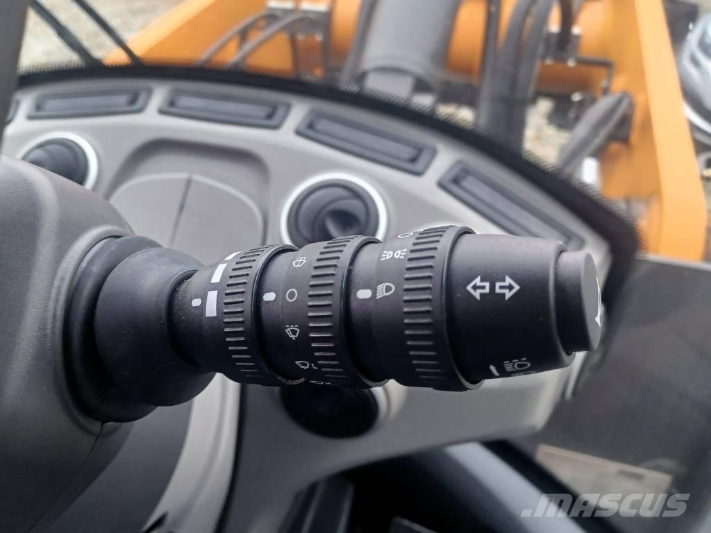 CASE 721 G Incarcator pe pneuri