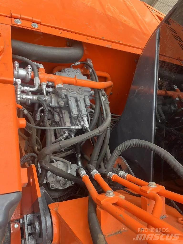 Hitachi ZX70 Excavatoare pe șenile
