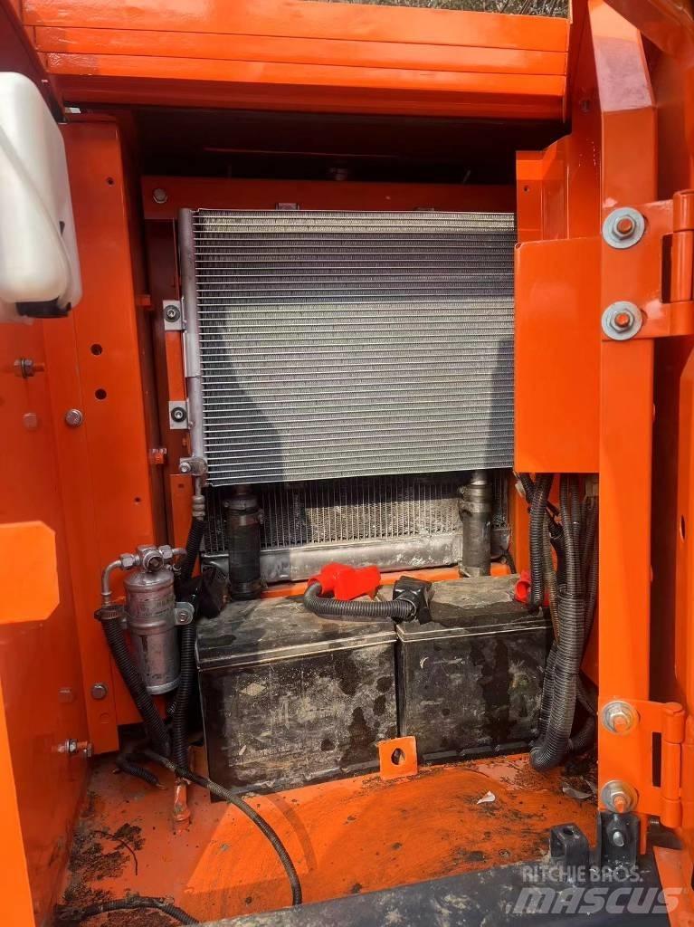 Hitachi ZX70 Excavatoare pe șenile
