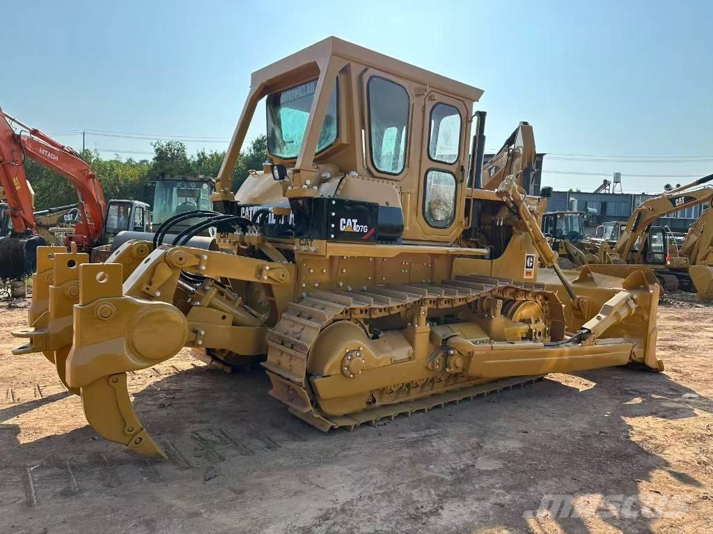 CAT D7G Buldozere pe senile
