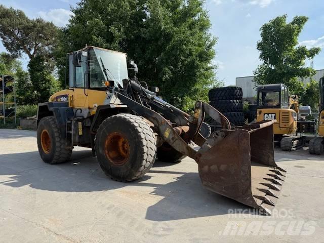 Komatsu WA 200 Incarcator pe pneuri
