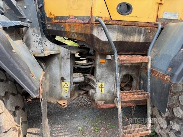 Komatsu WA 200 Incarcator pe pneuri
