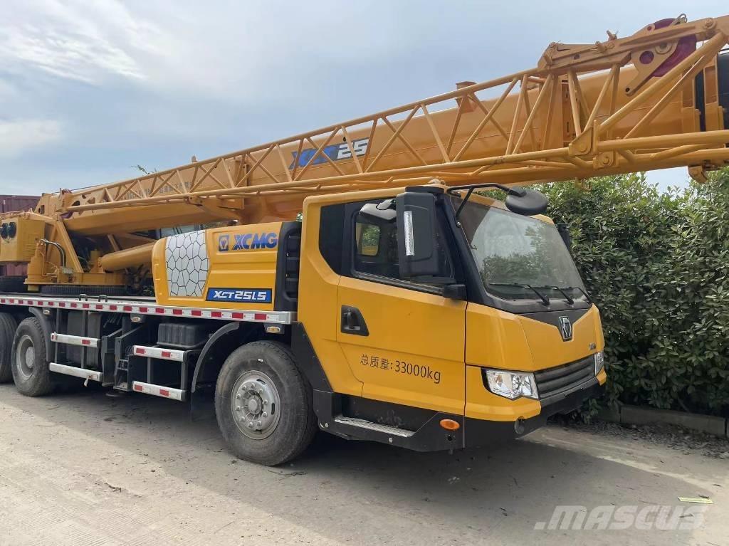 XCMG QY25 Macara pentru orice teren