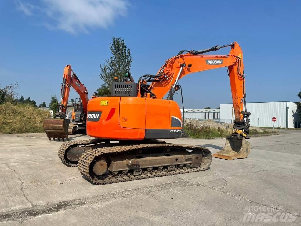 Doosan DX 235 LCR-5 Excavatoare pe șenile
