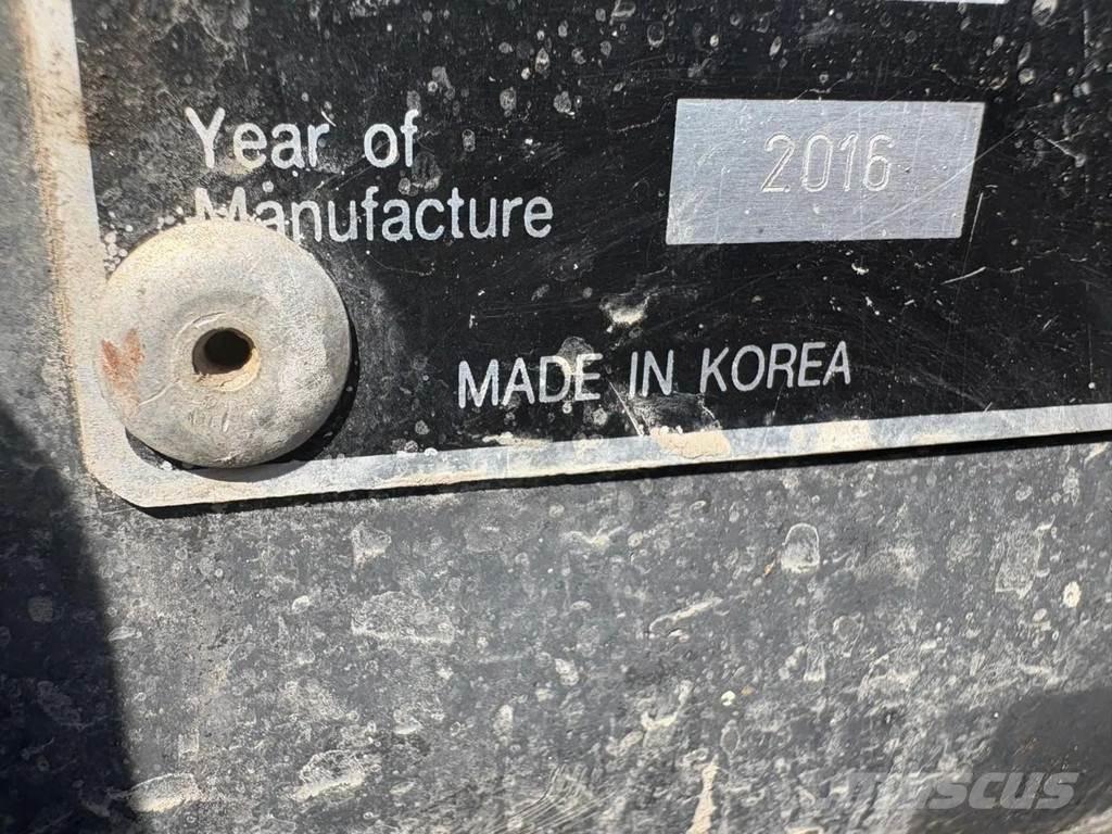 Doosan DX210 WE-5 Excavatoare cu roti