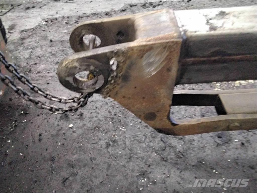 Loglift 180 Macarale pentru culegatoare