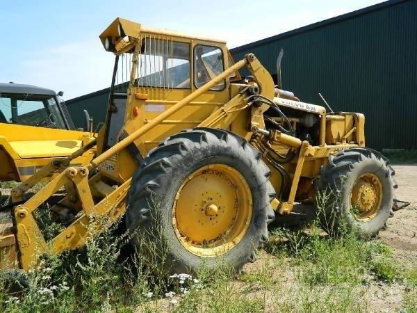 Volvo 840 Buldoexcavatoare