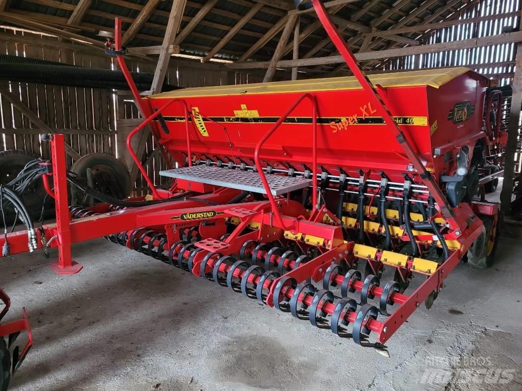 Väderstad Rapid400C Perforatoare