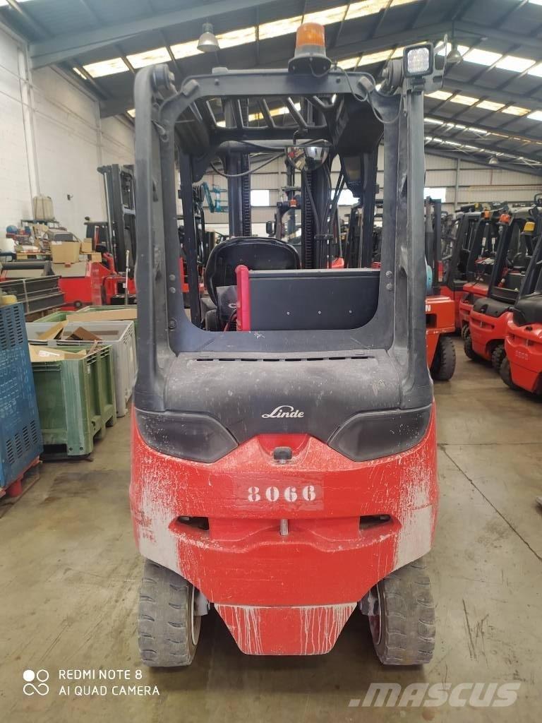 Linde E30/600 Stivuitor electric