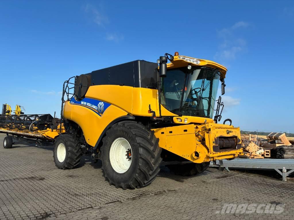 New Holland CR 9080 Combine de secerat