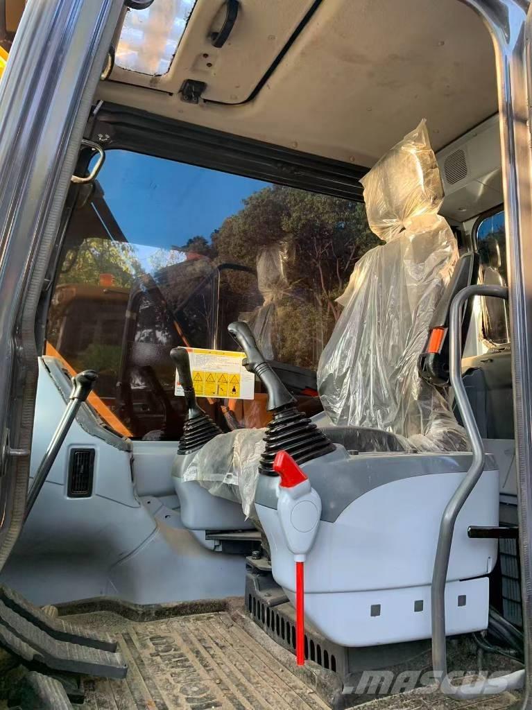 Komatsu PC 130 Excavatoare pe șenile
