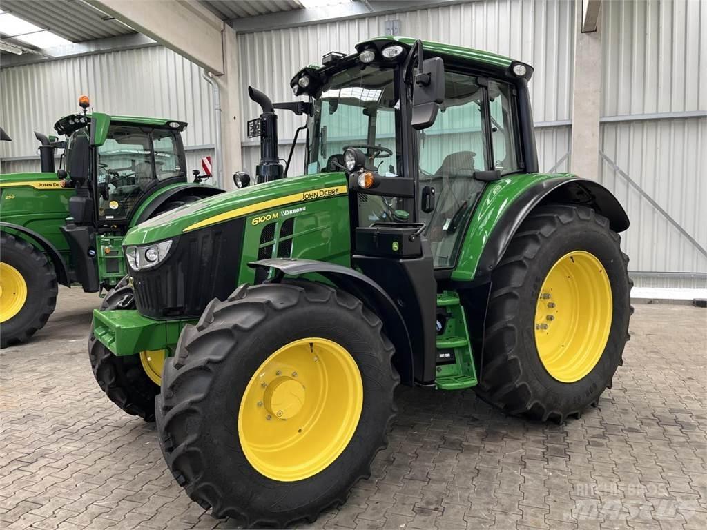 John Deere 6100M Tractoare